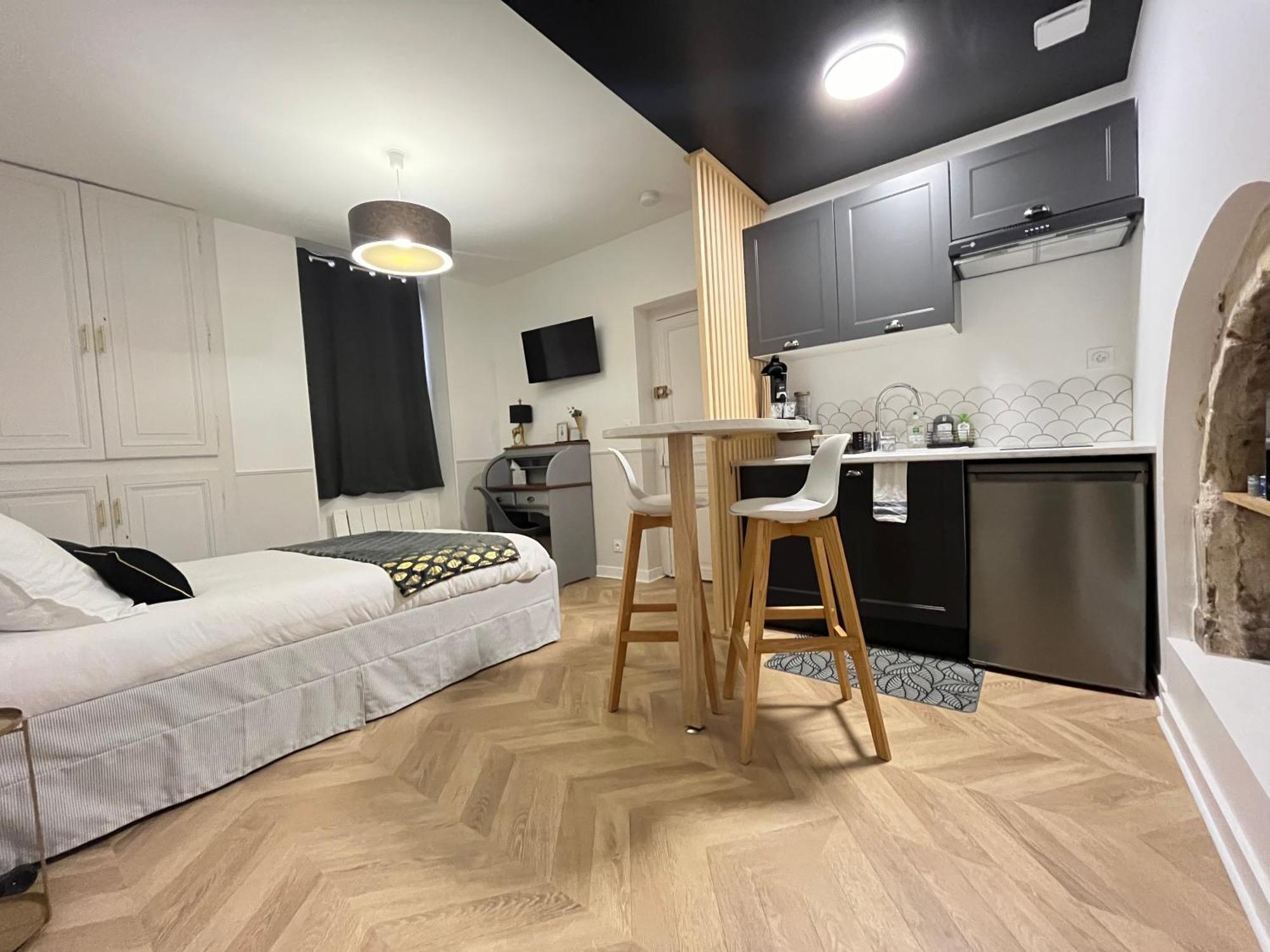 Le Studio Haslay Seraucourt En Plein Coeur De Ville De Bourges - Charme De L Ancien Et Confort Contemporain Quarto foto